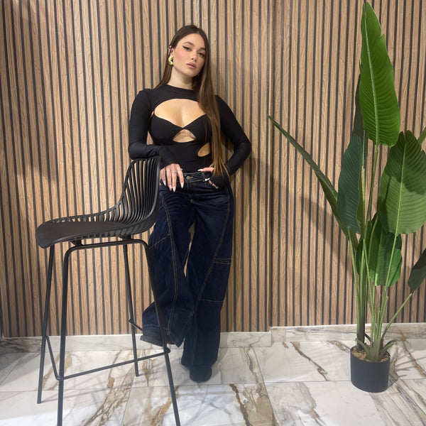 Body cut out cardigan